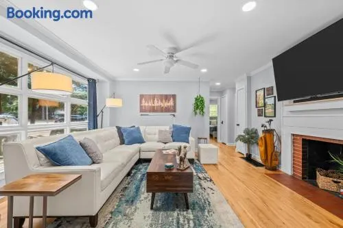 Brand New 3br 2ba Home, 1 Block from Downtown - Image 1