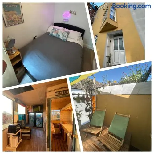 Little Brighton Beach Apartments - Spa Cabin on roof - Image 1