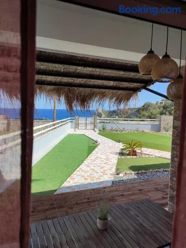 Kalokairini Avra - Image 1