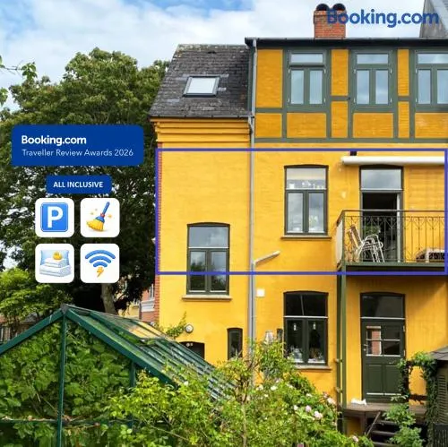 City Center Apartment with Balcony, Garden & Free Parking - Image 1