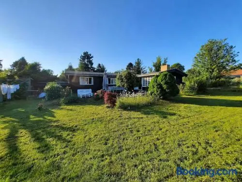 Casa vacacional con jardín y barbacoa - Image 1