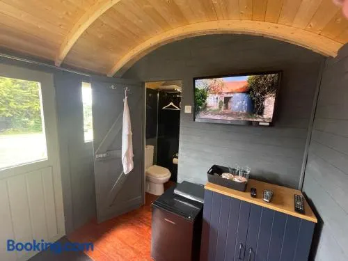 Jackdaws Shepherds Hut Sibford Gower - Image 1