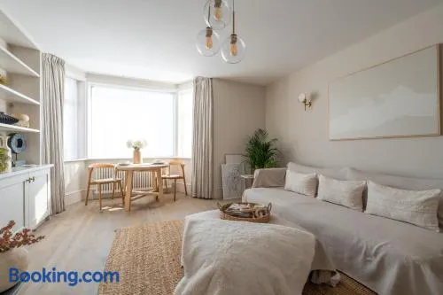 Blu's Seaview Apartment - Image 1