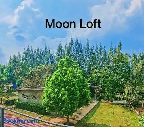 Moon Loft (มูน ลอฟท์) - บ้านเพื่อน เขาใหญ่ ที่พัก อาหารและเครื่องดื่ม - Image 1