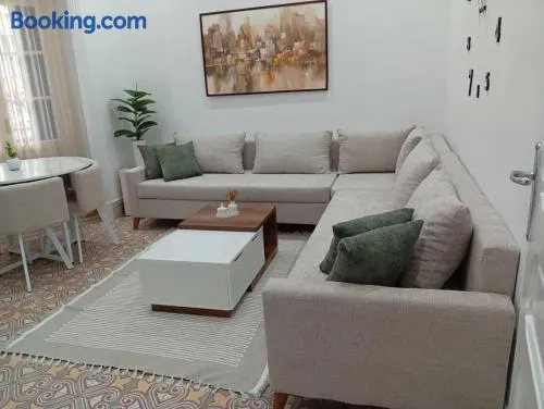 Cosy Hub In Central Tunis 5min from Medina - Image 1