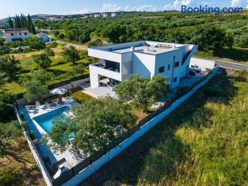 CROWONDER Sun Dance Apartments with Heated Swimming Pool Seaview and Garden - Image 1