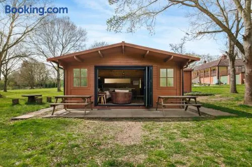 Countryside Cabin on 5 Acres Countryside with Outdoor Firepit, Cinema and converted Stables - Image 1