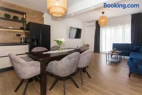 Angolo Apartments - Image 1