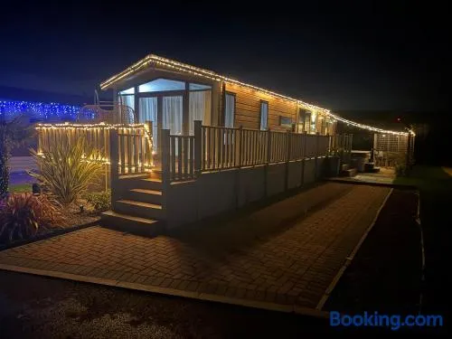 7b Oakwood village - Image 1