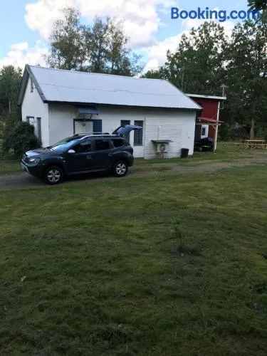 Vacker hus i naturen - Image 1
