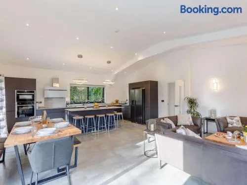 3 Bed in Holsworthy oc-85696 - Image 1