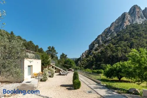 Domaine Saint Julien - Image 1