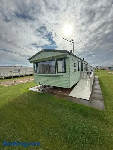 8 Berth Caravan in Chapel St - Image 1