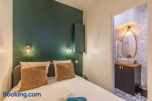 Île SAINT LOUIS, NOTRE DAME, suite 1 chambre 2 à 4p - Image 1