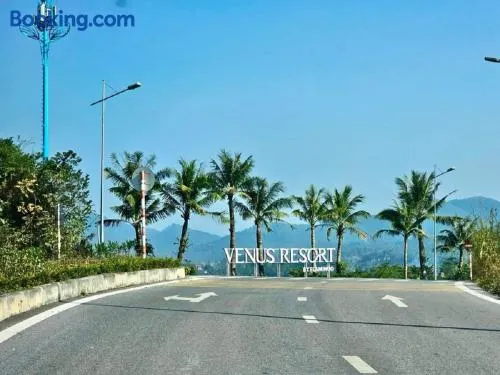 VILLA VENUS -Khu B Không mất vé cổng - tại Khu du lịch sinh thái Đại Lải - Image 1