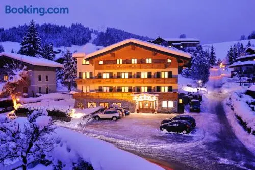 Hotel Garni Alpenland - Image 1