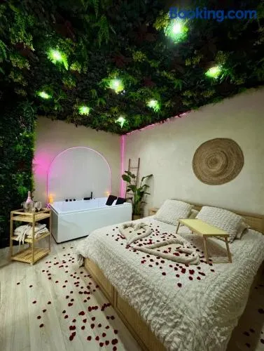 Suite Bali Love - Love Room - Jacuzzi - Image 1