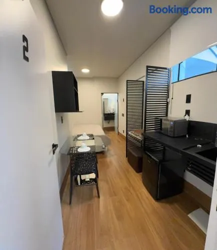 2Kitnet aconchegante no coração da cidade - Image 1