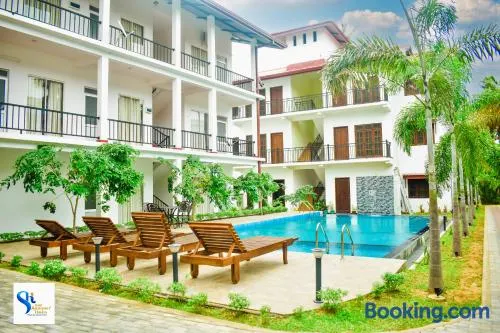 Hotel Summer Haven - Image 1