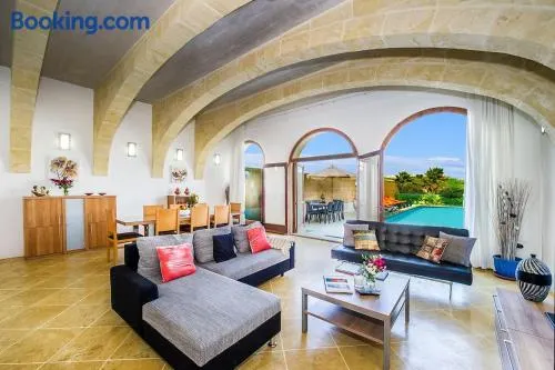The Arches Holiday Home - Image 1
