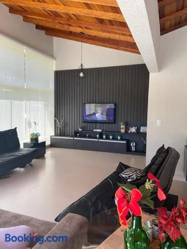 Casa de campo com Wi-Fi e lazer em Mairinque SP - Image 1