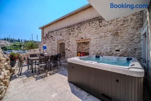 Luxury Villa Unikat with Seaview & Jacuzzi - Image 1