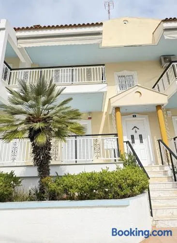 Seaside Apartment - Image 1