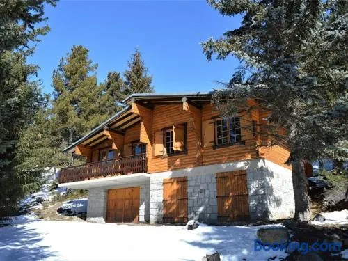 Chalet en Pierre avec Cheminée, 3 Chambres & Balcon, WIFI, Bolquère - 7 pers - FR-1-592-26 - Image 1