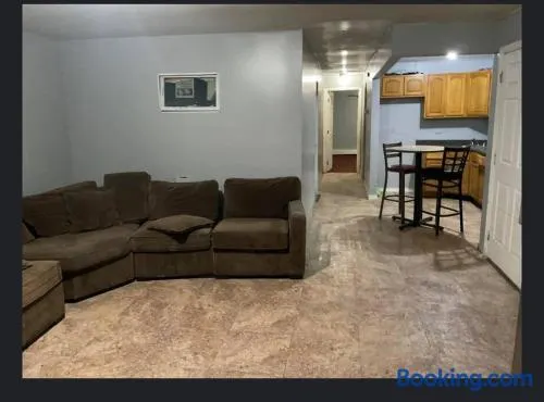 Room in a Beach House with King Size bed in a landlord hosted three bedroom apartment - Image 1