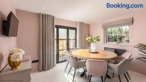 Dovecote House - Luxury Town House - Dog Friendly - Image 1