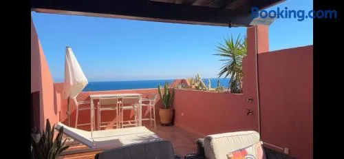 Luxury 3 bed Duplex Penthouse, 3 mins walk to the beach - Image 1