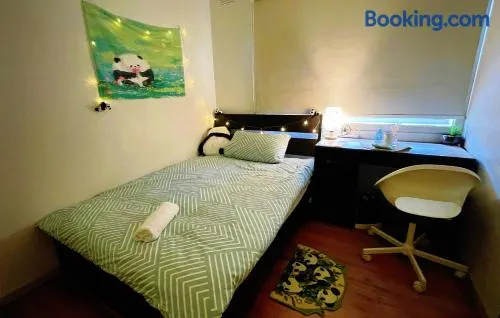 Pandas Hideaway Retreat Free parking Quiet - Image 1