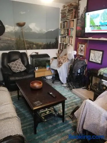 42 Churchbury Rd room 1 - Image 1