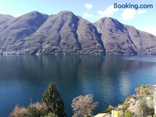 Giardino sul lago, La Vigna - Image 1