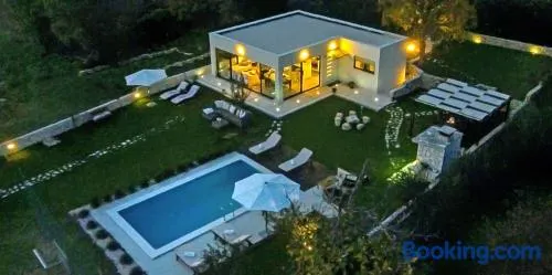 Luxury Villa Luminosa - Image 1