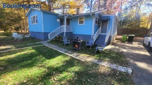 Family-Friendly 3-Bedroom Escape with Boat or RV Parking - Image 1