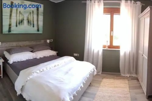 Liebevoll eingerichtete Wohnung - Image 1