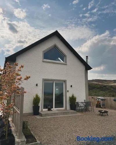 Hillside Lodge - Image 1