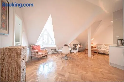 Apartamento en la Plaza de San Miguel - Image 1