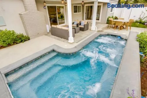 Gorgeous Upgraded 5 Bedroom & 4 Bath Home With Jacuzzi - Image 1
