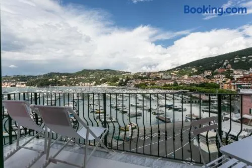 Al Molo Sea View Rooms - Image 1