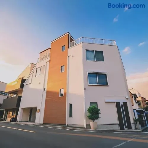 Ueno 10minutes, Tokyo University 10minutes, three BR, three toilets, Max 10 people Free parking - Image 1