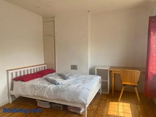 Charlies House Newmarket - 3 bedroom - Image 1