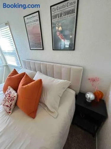 Entire Home by Newport Beach, Disneyland and SNA! - Image 1