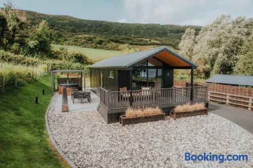 Briarfield Farm Stays - Uisce Cabin - Image 1