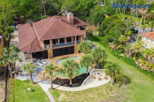 Bay Breeze Estate - Heated Pools, Private Pier & Walk to the Kemah Boardwalk - Image 1