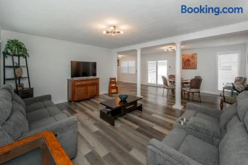 4Bed,3Bth Windrock Haven With Long Term Indirect Trail Access ATV Bike Adventure - Image 1