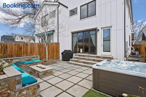 Luxury Home: Monthly Rental House Near Denver - Image 1