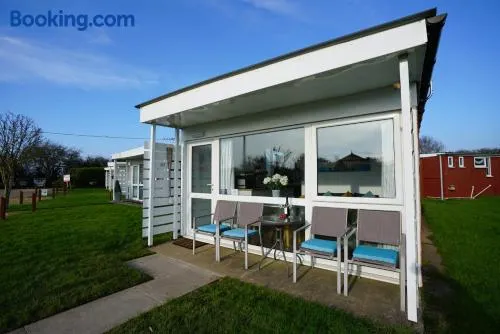 Sea Lavender Holiday Chalet, close to sandy beach - Image 1