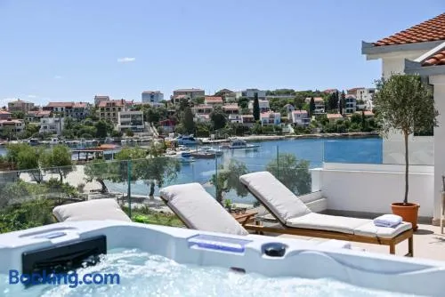 Villa Rozana - Beachfront Wellness Retreat - Image 1